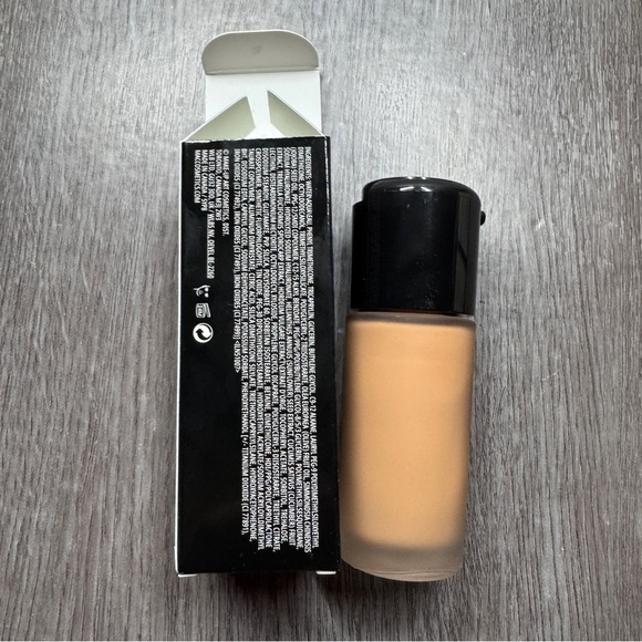 MAC Studio Radiance Serum Powered Foundation Shade NC27 - Picture 2 of 3